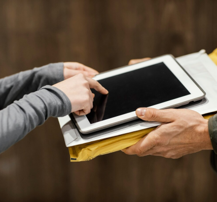 Guide showing the file transfer process from PC to iPad using USB cable