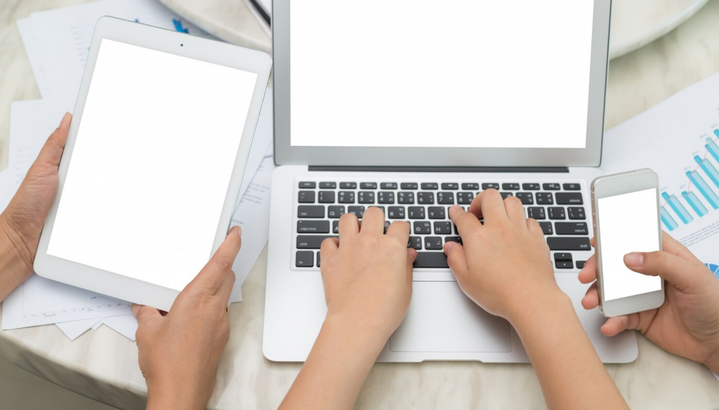 Step-by-step USB file transferring from computer to iPad in action