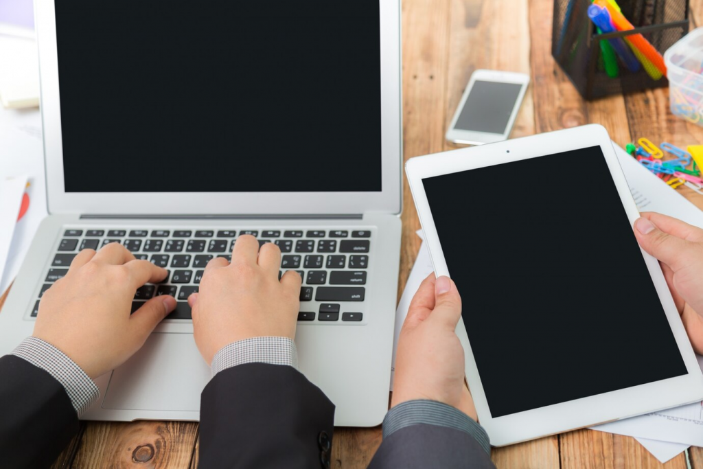 Tutorial on moving documents from a Windows PC to an iPad via USB